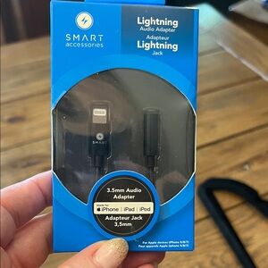 Smart Accessories Lightning Audio Adapter